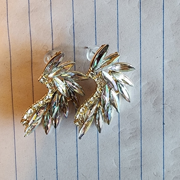 Jewelry - Rhinestone stud earrings